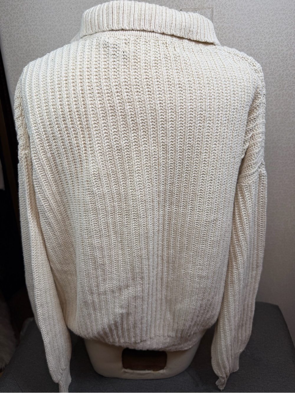 Structure Cream V-Neck Ribbed Knit Sweater - Picture 4 of 7